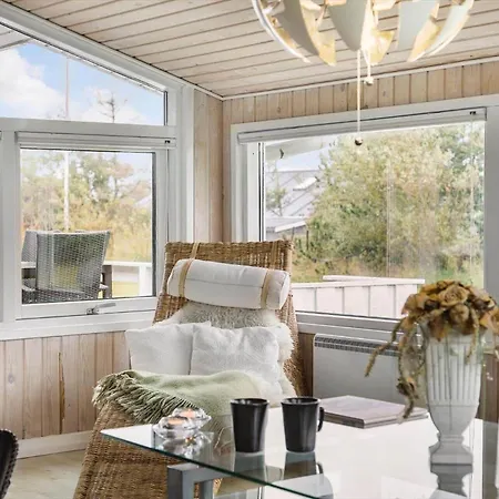 Ln1610-hjorring-ronnebaervej-8 * Hjørring